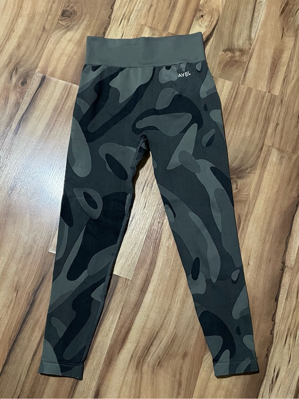 AYBL Abstract Seamless Leggings Charcoal Camo Grey Size Small